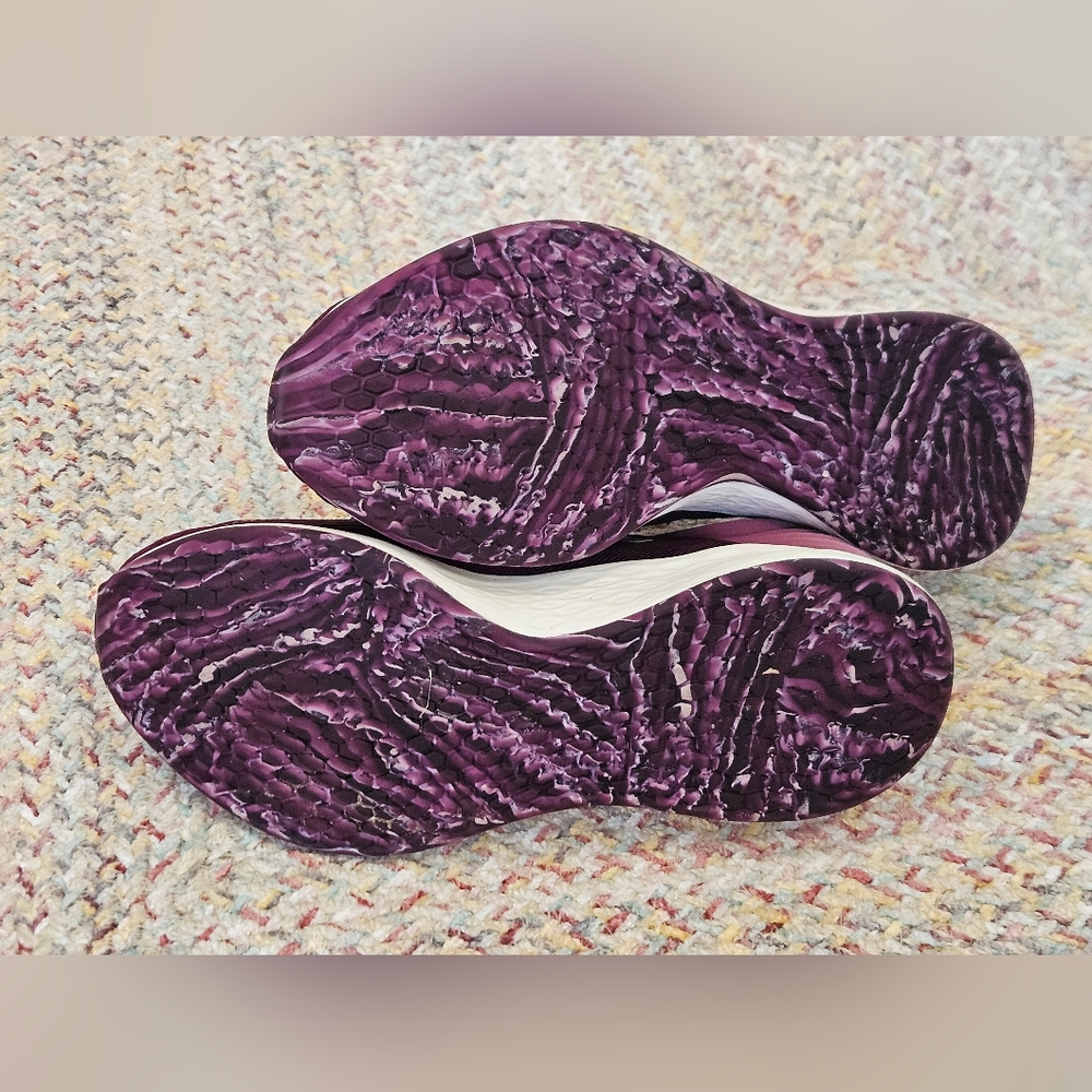 New Balance Women's Burgundy Running Shoes - Picture 3 of 10
